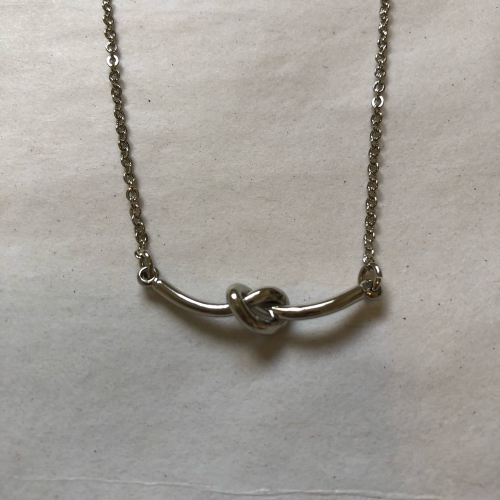 banana republic knot necklace